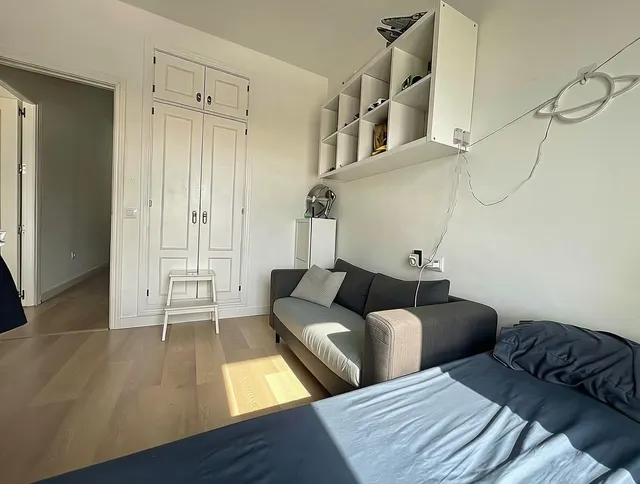 Piso de 3 dormitorios y 2 baños con terraza, piscina y garaje cerrado en La Ermita, Algeciras — 17