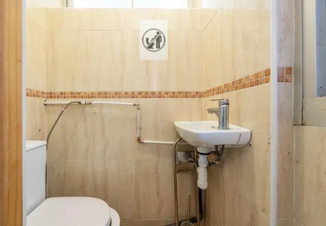 Piso de 5 dormitorios ideal para INVERSORES junto a edificio Junta Andalucía de Almanjáyar — 8