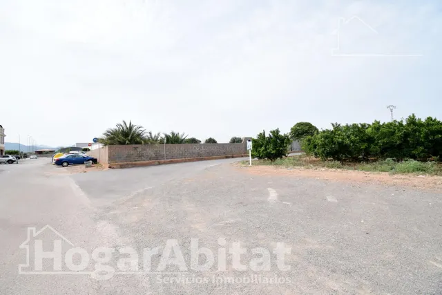TERRENO URBANO CON MUCHAS POSIBILIDADES — 46