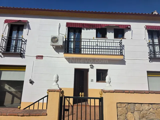 Magnífica casa en la preciosa zona de Trassierra.Única y con - foto 3