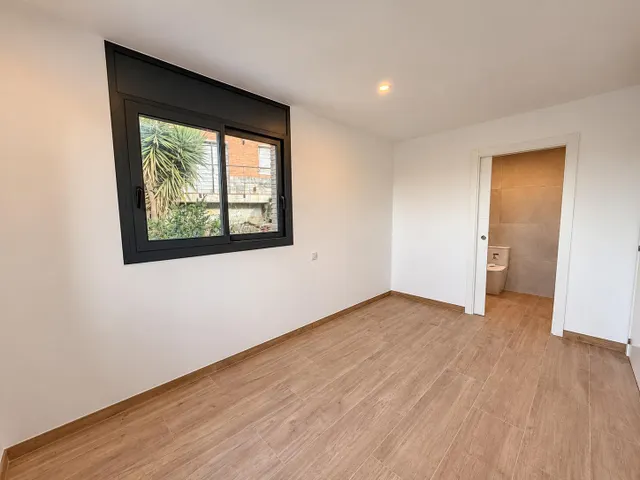 CASA A ESTRENAR DE 4 habitaciones Y ZONA PARQUING — 14