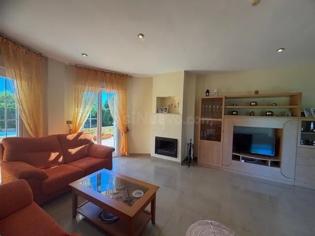 ESPECTACULAR CHALET EN VENTA CON PISCINA PRIVADA Y GRANDES T