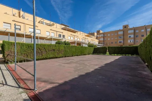 Casa adosada en venta en los bermejales — 21
