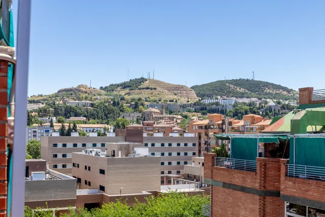 Gran ático reformado de cuatro dormitorios con magnífica terraza — 24