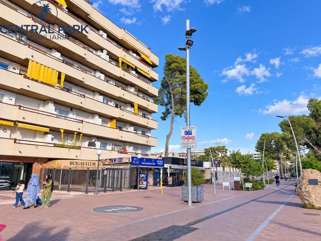 Apartamento reformado en zona turística de Salou. — 26