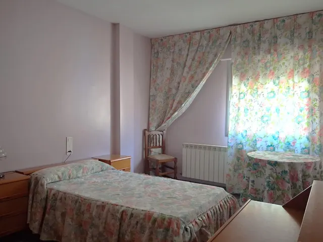 Amplia vivienda con gran garaje, patio y excelente luminosidad — 24