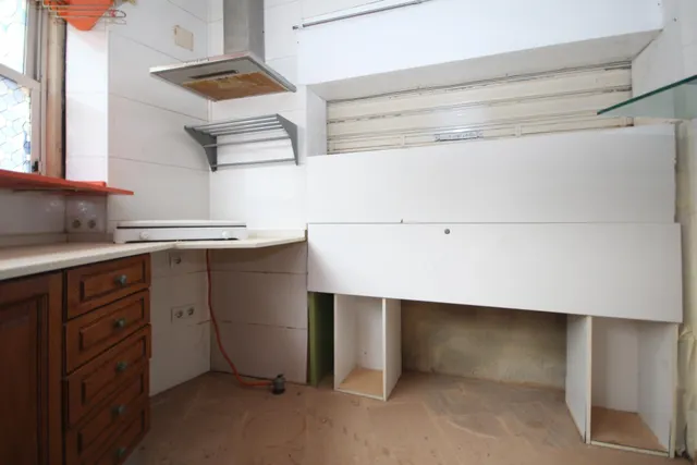 Bajo en esquina para convertir en vivienda o negocio en Alaquàs. con informe de arquitecto — 27