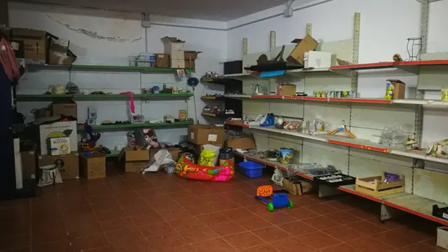 Se vende local en Puerto de La Cruz. — 6