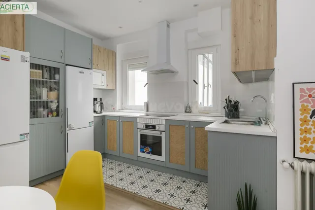 ✨ EXCLUSIVO PISO DE 253 m2 EN GRANADA CENTRO – 2.800 €/MES DE RENTABILIDAD — 2