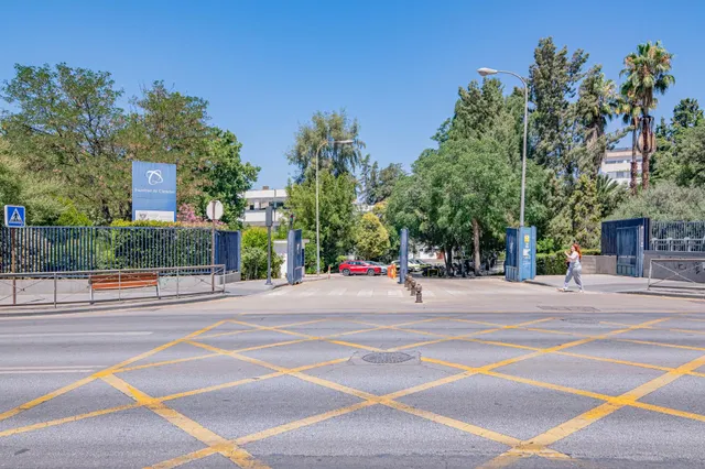 ¡Oportunidad Única en Granada: Tu Garaje Perfecto! ✨ — 16