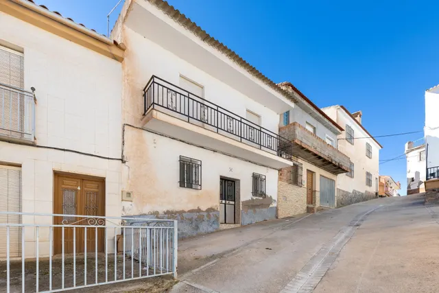 CASA EN AGRÓN — 6