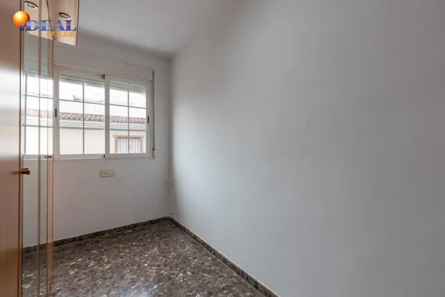 ¡FANTÁSTICA UNIFAMILIAR ADOSADA CON GARAJE EN MARACENA! — 15