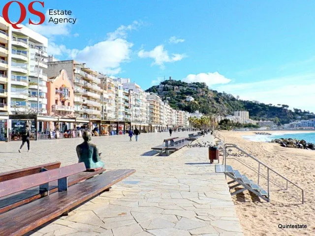 Garaje cerrado en la zona de Los Pinos, Blanes — 15