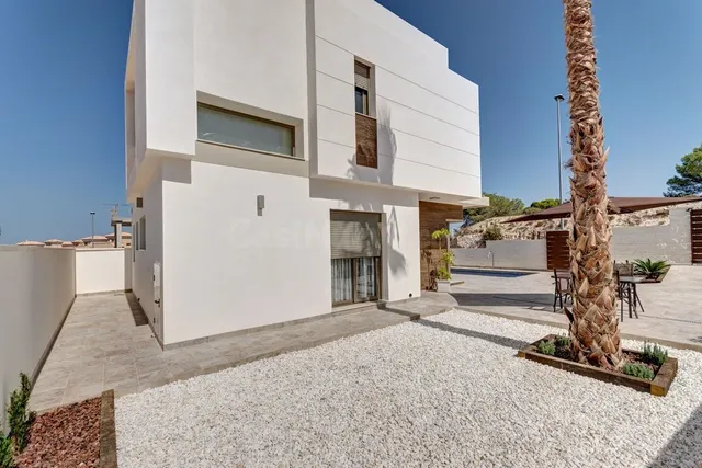 VILLAS INDEPENDIENTES CONSTRUIDAS EN UNA O DOS PLANTAS CON P - foto 2