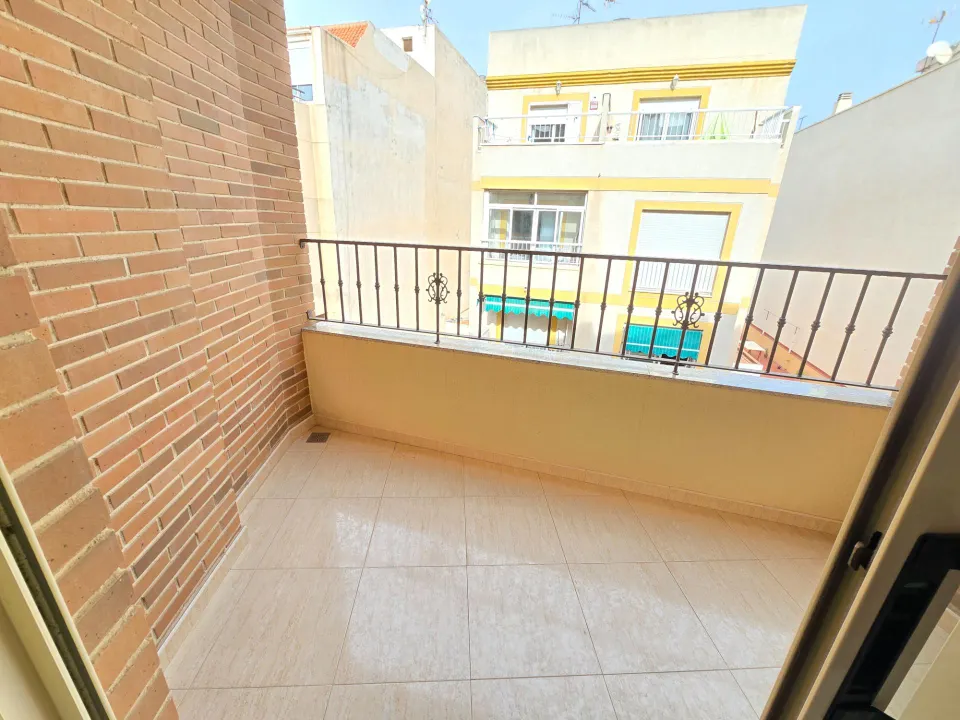 Apartamento con garaje NUEVO a 500m de la playa del Cura