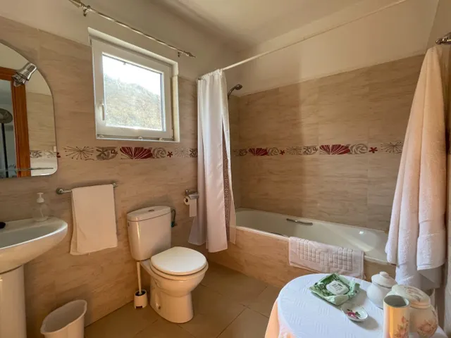 Exclusivo chalet con 9000m2 de parcela — 36