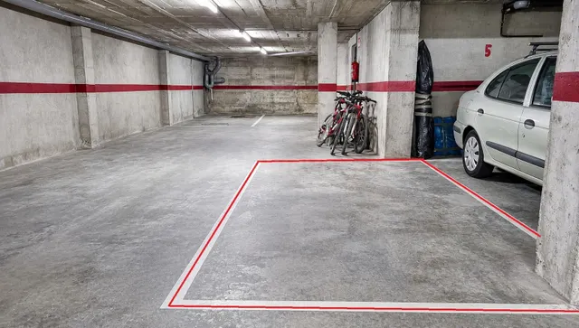 Parking en venta en el centro de Roses, ubicación privilegia
