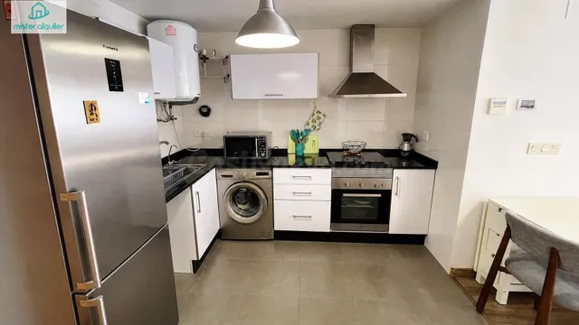 APARTAMENTO CON TERRAZA EN EL CORAZÓN DE EL CAMPELLO, JUNTO AL MAR — 4