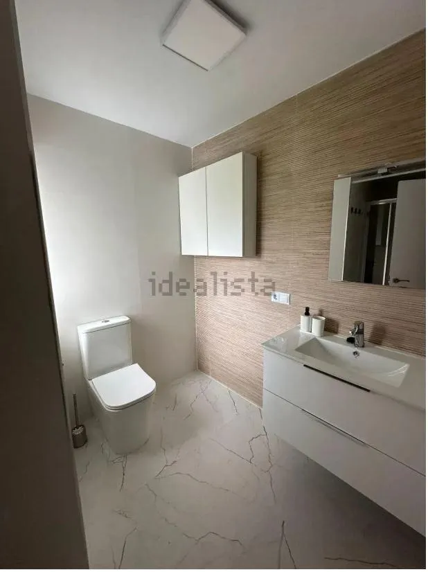 Totalmente reformada, exterior y con terraza. — 6