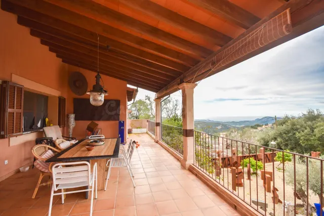 Encantadora casa de pueblo con terreno y excelentes vistas - foto 3
