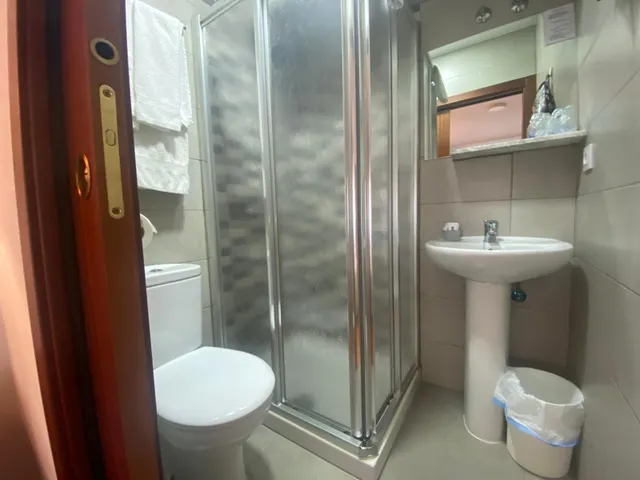 Hostal al lado de la Cruz — 17