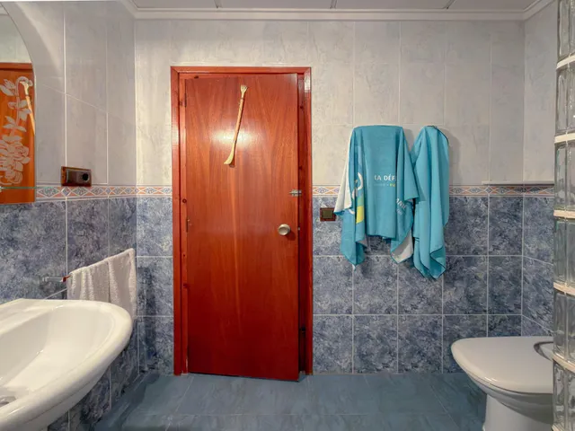Oportunidad! Amplio apartamento con 4 dormitorios + 2 Baños y Terraza con vistas laterales al mar (160 mts playa) — 22