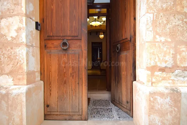 Casa con mucho encanto en el centro de Muro. - foto 3