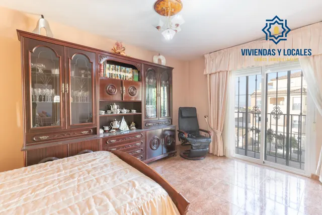 Casa independiente a 5 minutos de Granada en buen estado para entrar a vivir — 32