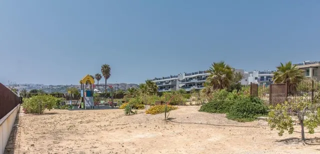 Apartamento 2 Dormitorios y 2 Baños gran terraza con vistas  1ª linea Piscina garajes y trastero — 43