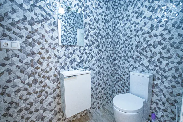 Villa de 4 dormitorios, 3 baños, piscina y jardín en dehesa de campo amor (orihuela costa) — 17