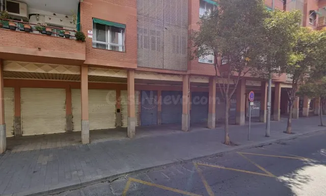 Local okupado en Calle Catalunya de Montcada i Reixac (Barce - foto 2