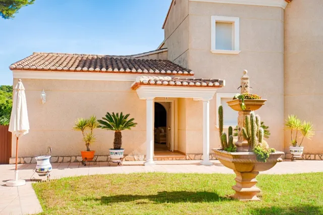 MAJESTUOSA VILLA CON VISTAS AL MAR, CERCA DE LA PLAYA DE LA FUSTERA, BENISSA — 33