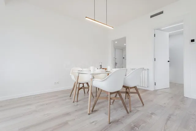 EXCLUSIVO PISO DE 153m2 CON 5 DORMITORIOS — 5