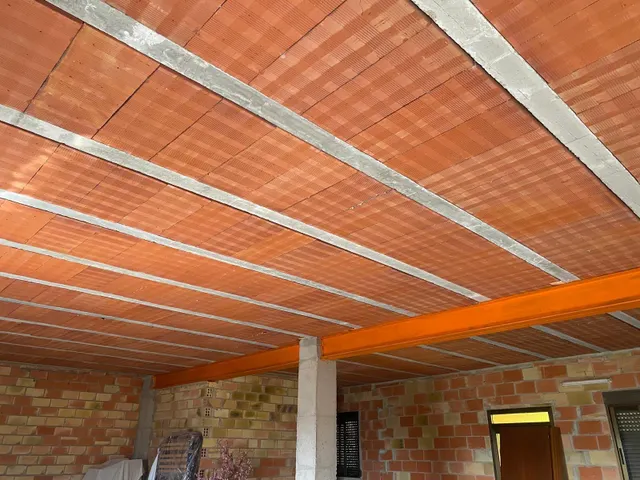 INMUEBLE DE DOS ALTURAS EN CONSTRUCCIÓN — 13