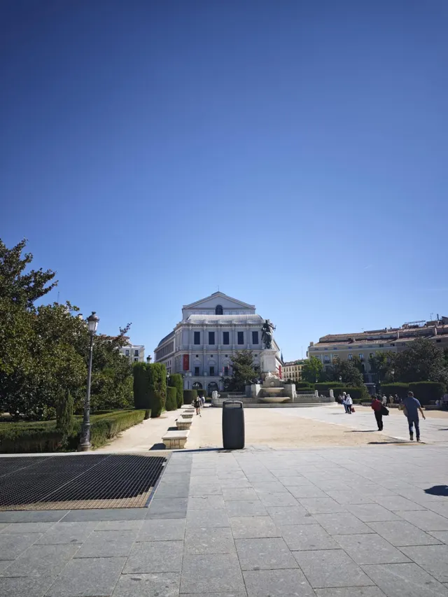 Piso en venta en Palacio junto a Plaza de España — 23