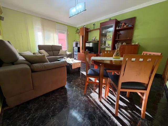 Último piso de 4 dormitorios con balcón — 26