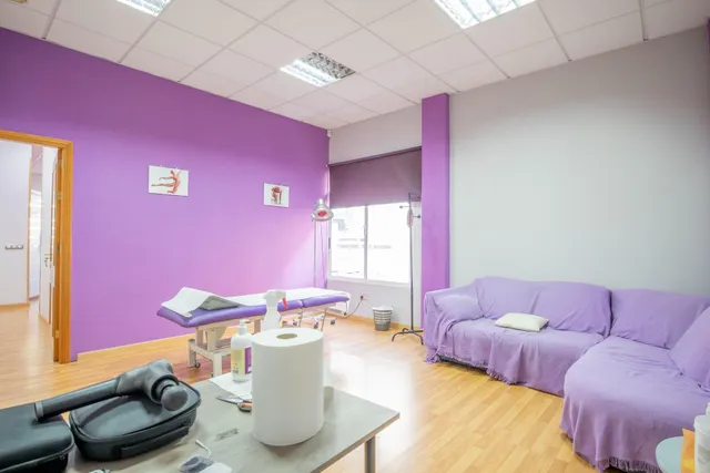 LOCAL CON POSIBILIDAD DE CAMBIO DE USO A VIVIENDA EN TOSCAL LONGUERA — 4