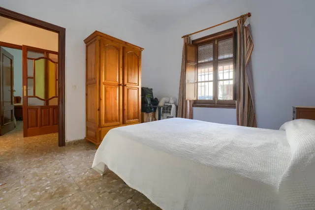 ¡¡ESPECTACULAR!! Adosada de esquina de 223 m2 con patio, terraza y garaje — 23