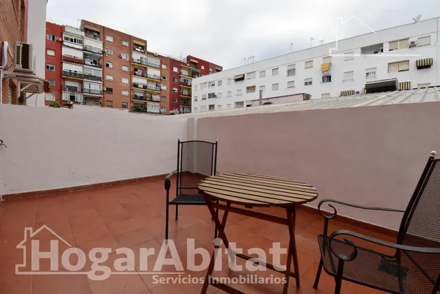 Bonito, luminoso y reformado con gran terraza, balcón y ascensor, cerca del centro — 13