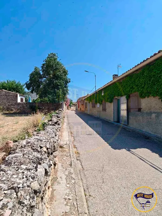 TERRENO URBANIZABLE EN VENTA — 11