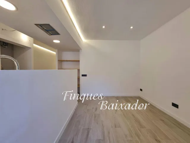¡FINQUES BAIXADOR PRESENTA ESTE PISO DE 2 HABS. CON 2 BAÑOS EN EL CASC ANTIC ¡ — 14