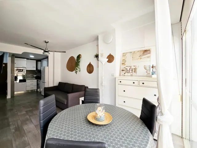 Estudio con licencia turística y piscina a 220 m de la playa en Arenales del Sol — 8