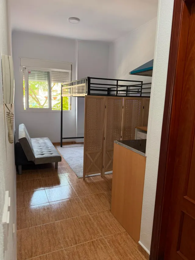 Estudio Luminoso en el Corazón del Puerto de Aguadulce — 13