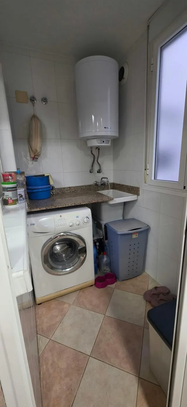 PISO A LA VENTA AMPLIO, LUMINOSO Y CON PLAZA DE GARAGE — 35