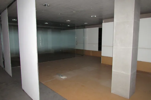 LOCAL COMERCIAL EN VENDA SITUAT A VILANOVA DEL CAMÍ — 12
