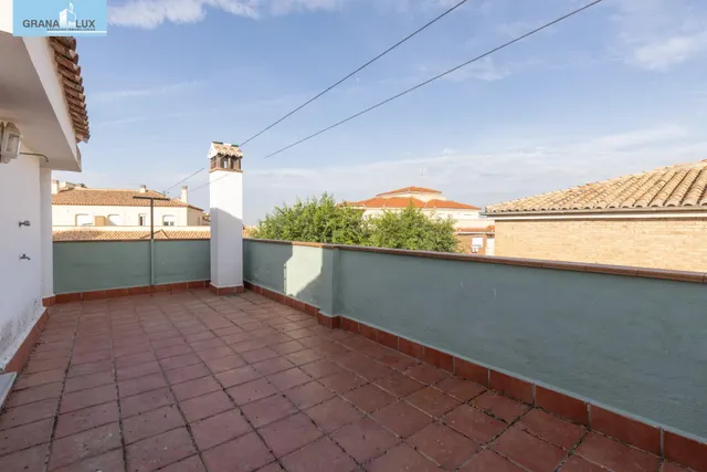Casa independiente a 5 minutos de Granada en buen estado para entrar a vivir — 31