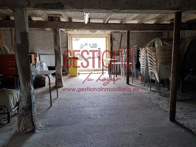 CASA DE PIEDRA CON AMPLIA PARCELA. ESCOBEDO DE VILLAFUFRE. — 26