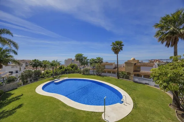 Recently Renovated 3 Bedroom Apartment in Torrequebrada — 26