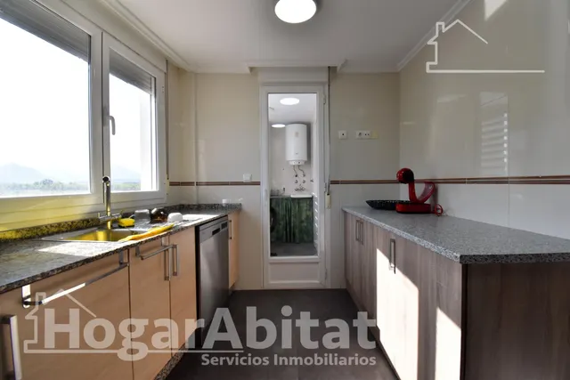 ¡GRAN OPORTUNIDAD! PAREADO REFORMADO, EXTERIOR CON TERRAZA Y ASCENSOR — 10
