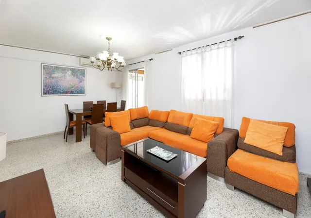 ¡Oportunidad única! Ático de 4 dormitorios y 2 baños con gran terraza frente al Colegio Agustinos (Arabial) — 9